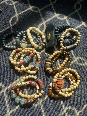 Twine and Twig Bundle Beaded Bracelet Set in Natural Beige & Multicolor